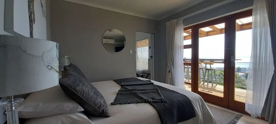Tek Büyük veya İki Ayrı Yataklı Oda, Balkon