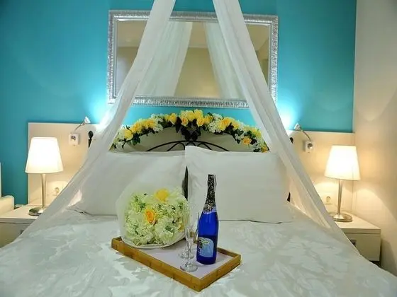 Tek Büyük Yataklı Oda (For Newly Wedded)