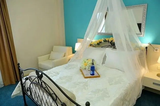 Tek Büyük Yataklı Oda (For Newly Wedded)