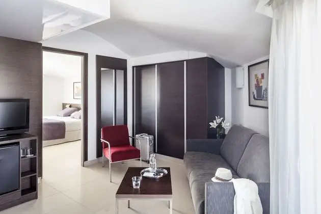 Premium Üç Kişilik Oda, Havuz Manzaralı (Suite 3 Adults)