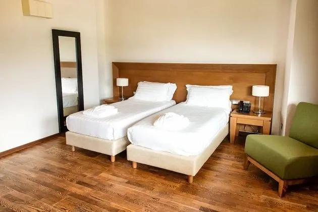 Comfort Tek Büyük veya İki Ayrı Yataklı Oda
