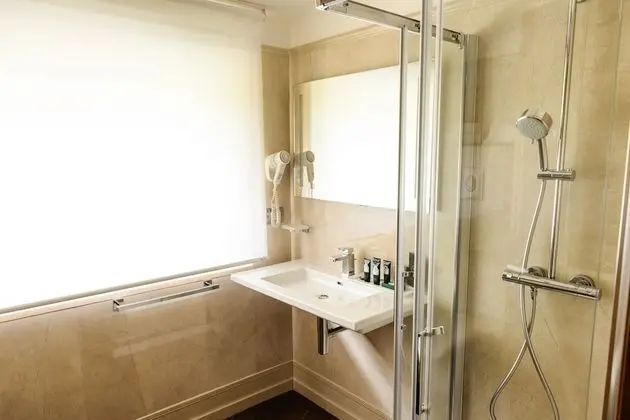 Comfort Tek Büyük veya İki Ayrı Yataklı Oda