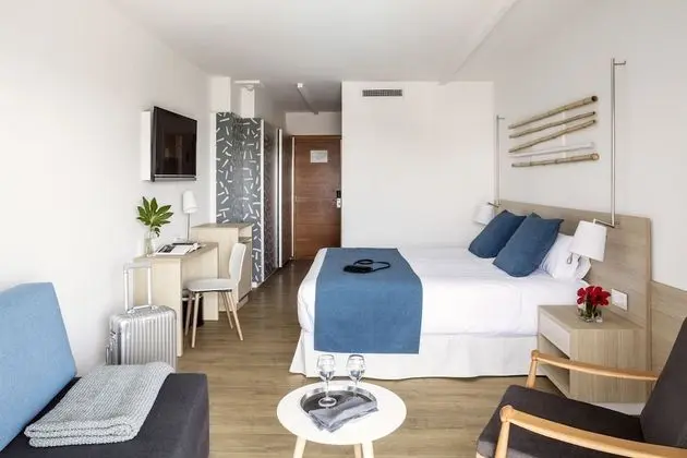 Premium Üç Kişilik Oda, Havuz Manzaralı (2 Adults and 1 Child)
