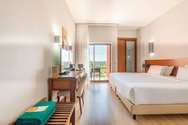 Superior Tek Büyük veya İki Ayrı Yataklı Oda