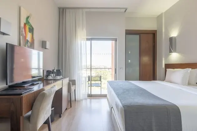 Superior Tek Büyük veya İki Ayrı Yataklı Oda