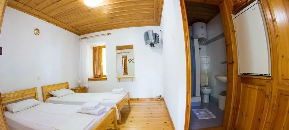 Comfort Tek Büyük veya İki Ayrı Yataklı Oda