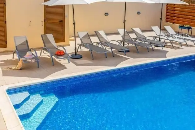 Villa, 4 Yatak Odası, Kişiye Özel Havuzlu