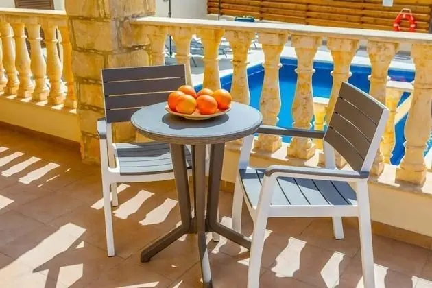 Villa, 4 Yatak Odası, Kişiye Özel Havuzlu
