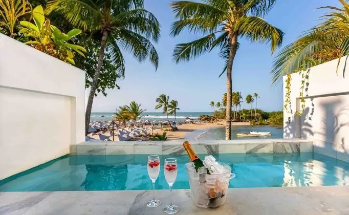 Luxo Frente Mar com Piscina Privativa