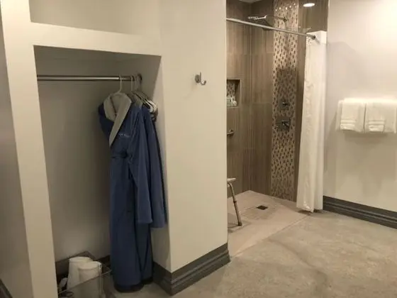 Comfort Oda, 1 En Büyük (King) Boy Yatak, Engellilere Uygun