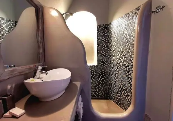 Ev (Outdoor Jetted Tub, Sea View)
