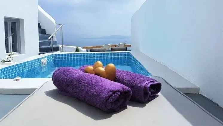 Ev (Outdoor Jetted Tub, Sea View)
