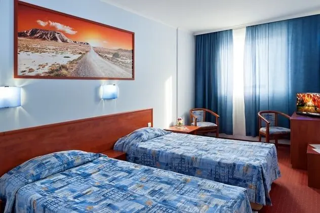 Comfort Tek Büyük veya İki Ayrı Yataklı Oda
