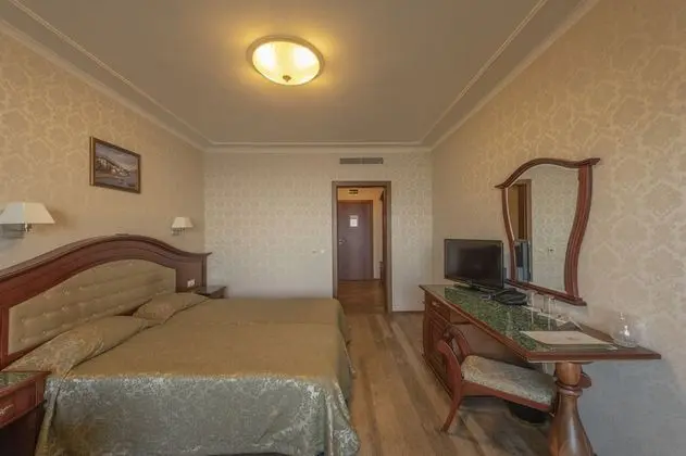 Tek Büyük veya İki Ayrı Yataklı Oda, Deniz Manzaralı