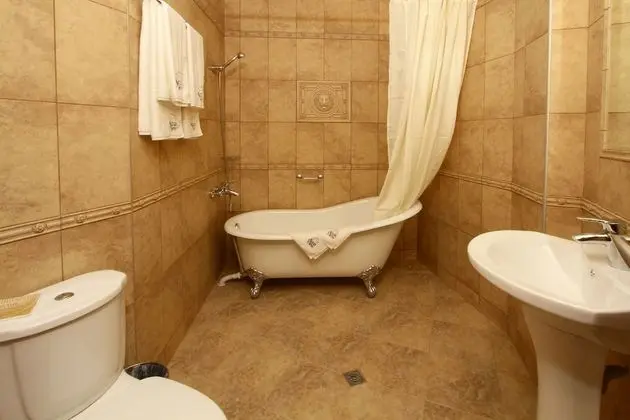 Tek Büyük veya İki Ayrı Yataklı Oda, Deniz Manzaralı