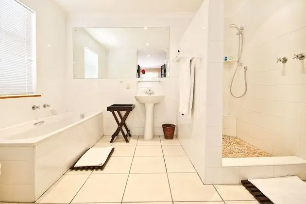 Deluxe Süit, 1 Yatak Odası (Self-catering suites - Twin/King beds)