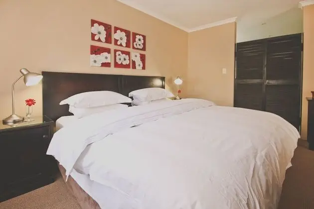 Luxury Tek Büyük veya İki Ayrı Yataklı Oda, 1 Yatak Odası (Self-catering suite - Queen bed )