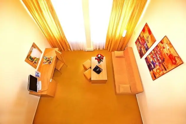 Mezzanine room