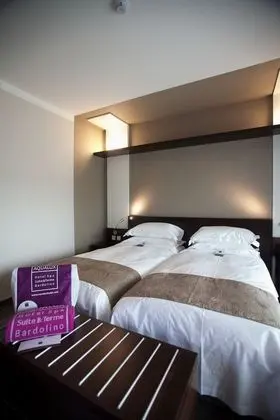 Üç Kişilik Oda, Havuz Manzaralı (Aqua)