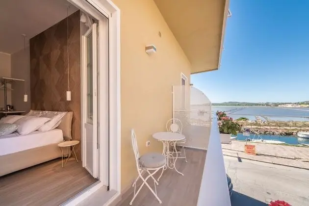 Deluxe Süit, Balkon, Kısmi Deniz Manzaralı