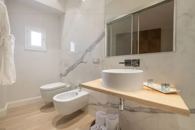 Deluxe Süit, Balkon, Kısmi Deniz Manzaralı