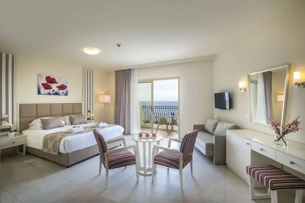 https://i.travelapi.com/lodging/2000000/1860000/1853400/1853337/1c1b3787.jpg
