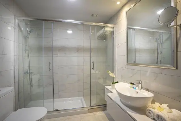 https://i.travelapi.com/lodging/2000000/1860000/1853400/1853337/22f0a374.jpg