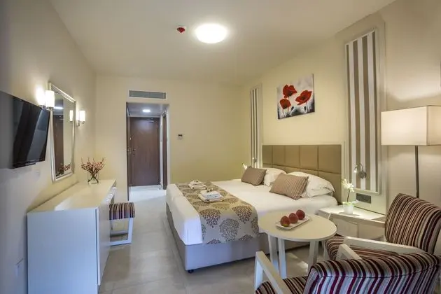 https://i.travelapi.com/lodging/2000000/1860000/1853400/1853337/b3a8f221.jpg