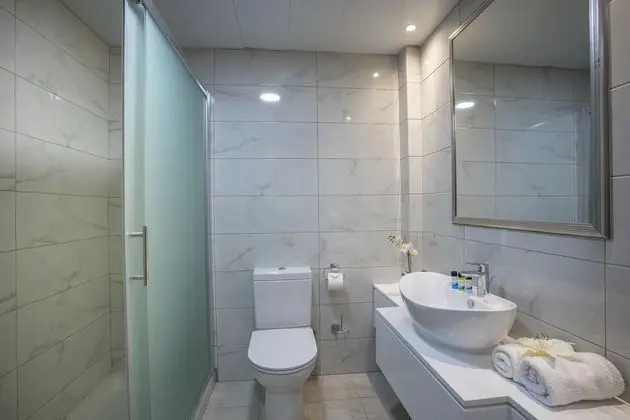 https://i.travelapi.com/lodging/2000000/1860000/1853400/1853337/c6b80c5f.jpg