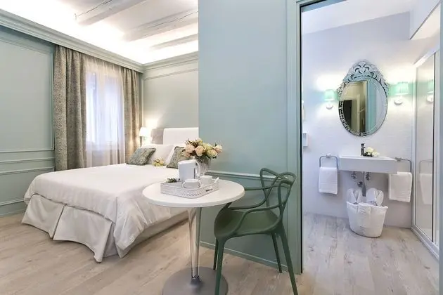 Deluxe Tek Büyük veya İki Ayrı Yataklı Oda