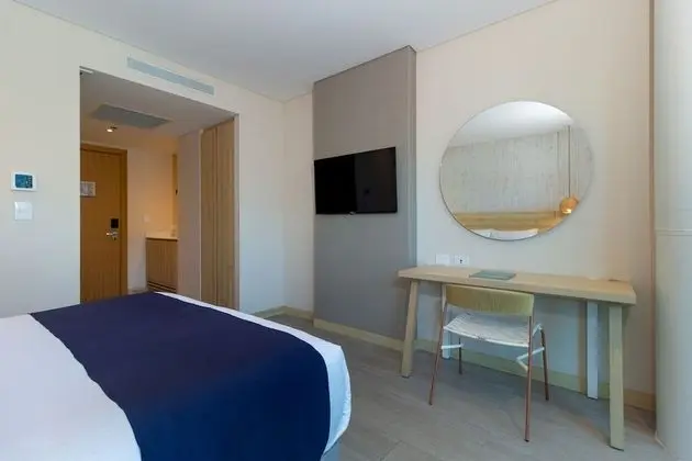 Tek Büyük Yataklı Oda, Balkon