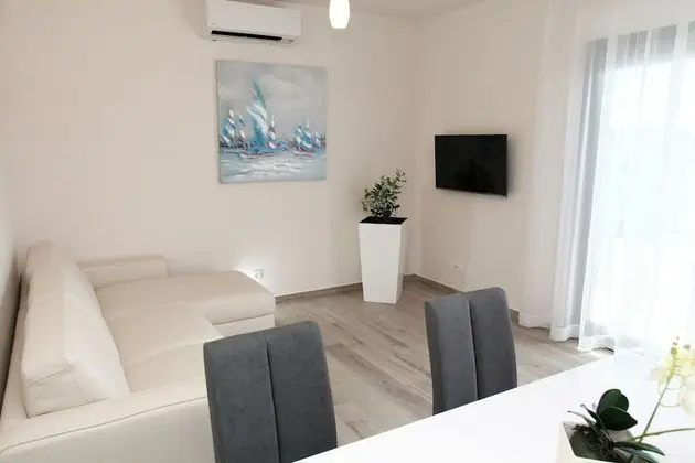 Exclusive Apart Daire, Deniz Manzaralı