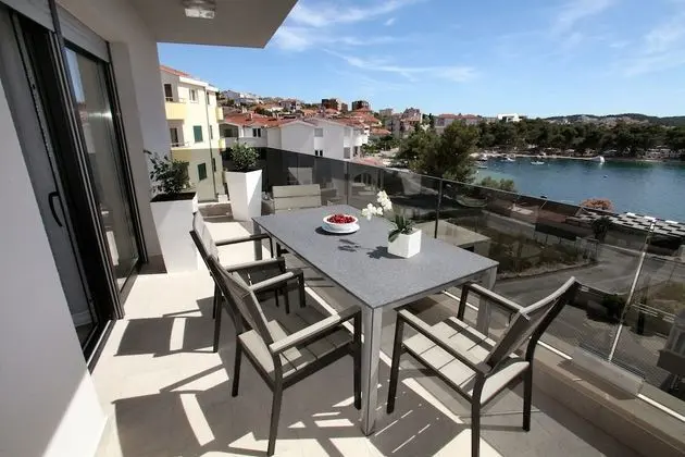 Exclusive Apart Daire, Deniz Manzaralı