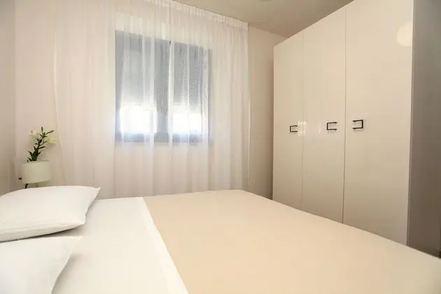 Exclusive Apart Daire, Havuz Manzaralı