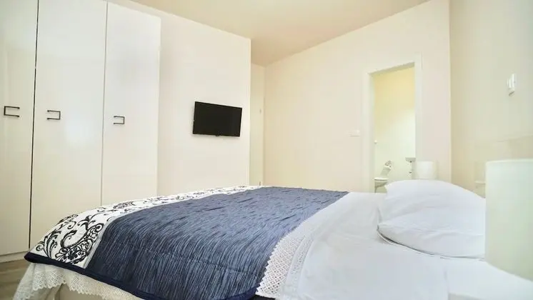 Exclusive Apart Daire, Havuz Manzaralı