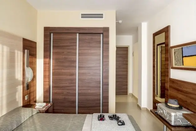 Premium Oda, Balkon, Havuz Manzaralı (2+1)