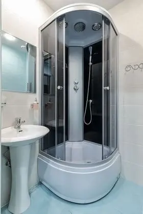 Comfort Tek Büyük veya İki Ayrı Yataklı Oda