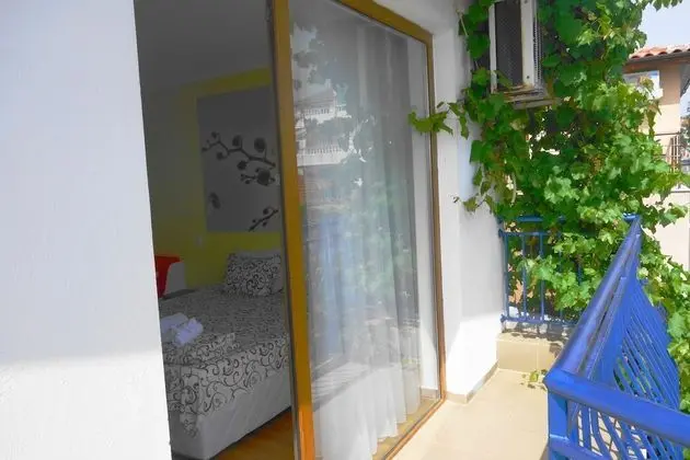Tek Büyük Yataklı Oda, Balkon