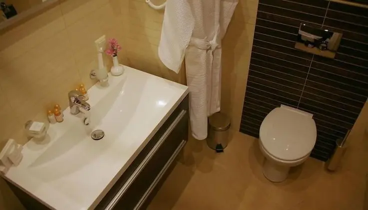 Comfort Tek Büyük veya İki Ayrı Yataklı Oda