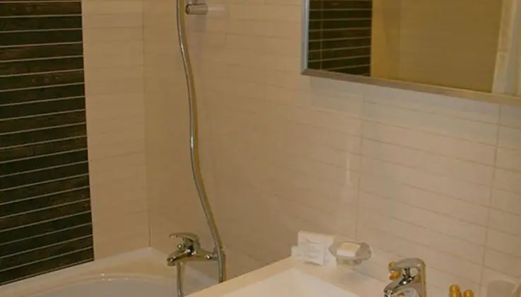 Comfort Tek Büyük veya İki Ayrı Yataklı Oda