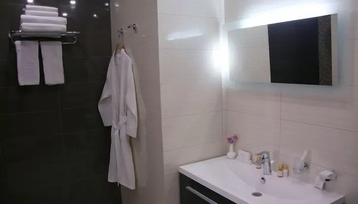 Deluxe Tek Büyük veya İki Ayrı Yataklı Oda
