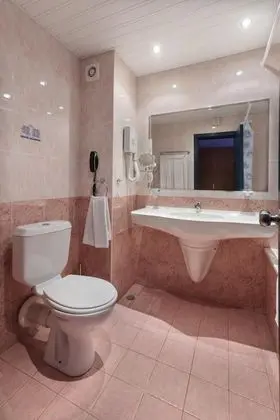 Standard Tek Büyük veya İki Ayrı Yataklı Oda