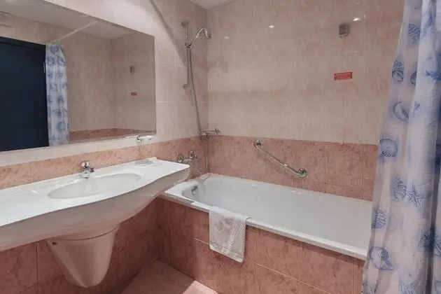 Standard Tek Büyük veya İki Ayrı Yataklı Oda