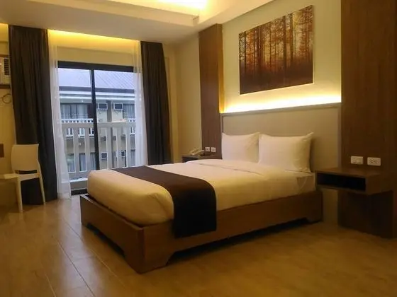 Çift ​​kişilik Premier Queen Bed