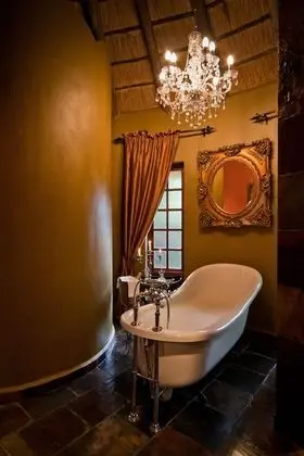 Honeymoon Dağ Evi, 1 En Büyük (King) Boy Yatak, Küvet, Havuz Manzaralı