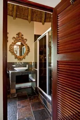 Luxury Dağ Evi, Havuz Manzaralı
