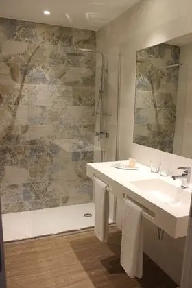 Tek Büyük Yataklı Oda, Şehir Manzaralı