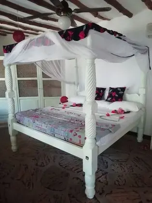 Superior Tek Büyük veya İki Ayrı Yataklı Oda, Havuz Manzaralı