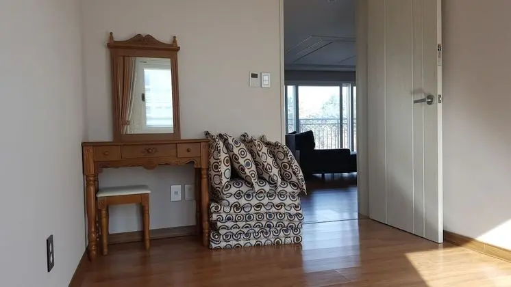 Family Double Suite Ondol, 2 Bedrooms (1 queen bed and 2 futons)