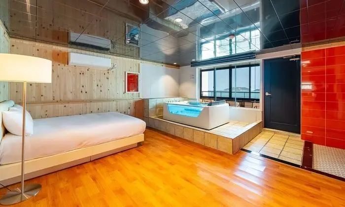 #303 (Ocean View Spa)